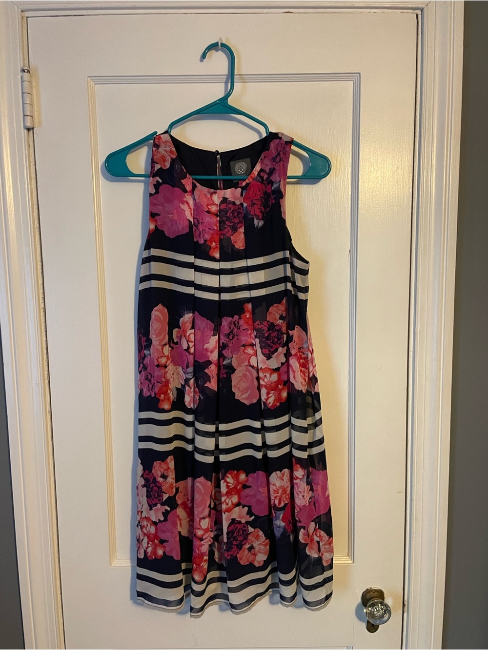 Vince Camuto navy and white striped floral shift dress Women’s Size S